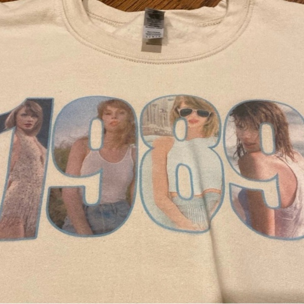 Taylor Swift 1989 Crewneck New